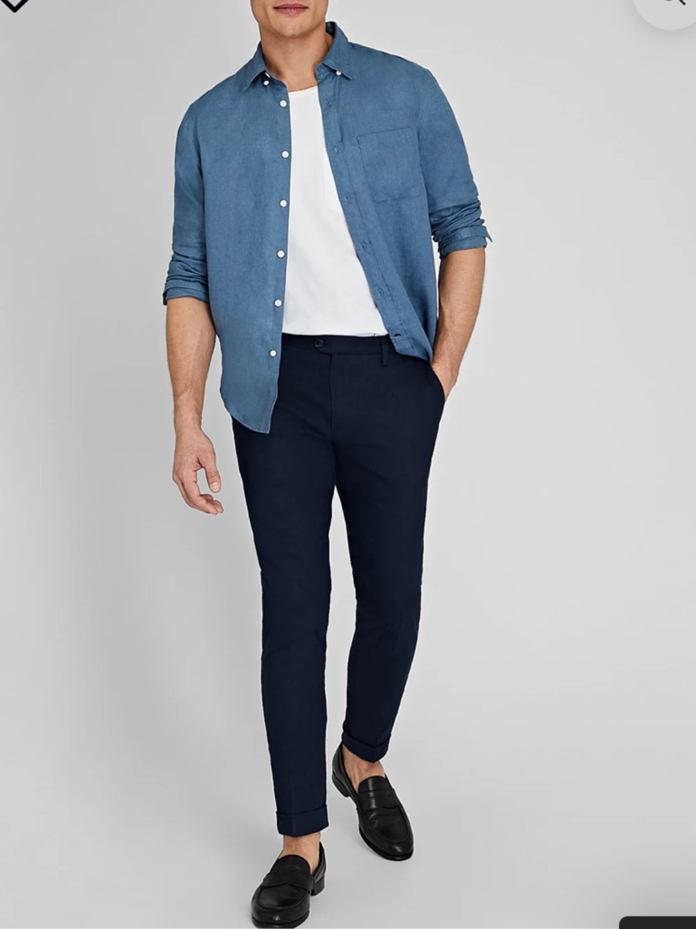 Club Monaco - Picture 5 of 7